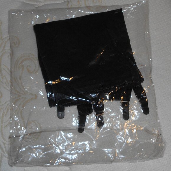 New Extra Firm Open Bottom Shaping Fashion Girdle. Size 28 (Medium). - Picture 4 of 5